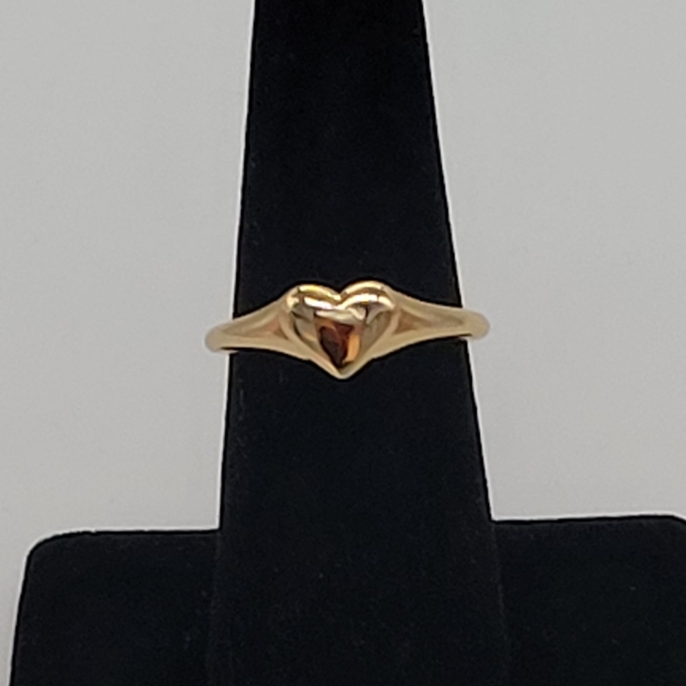 Astrid and Miyu 18k Gold-plated Sterling Silver heart ring New - Picture 4 of 6